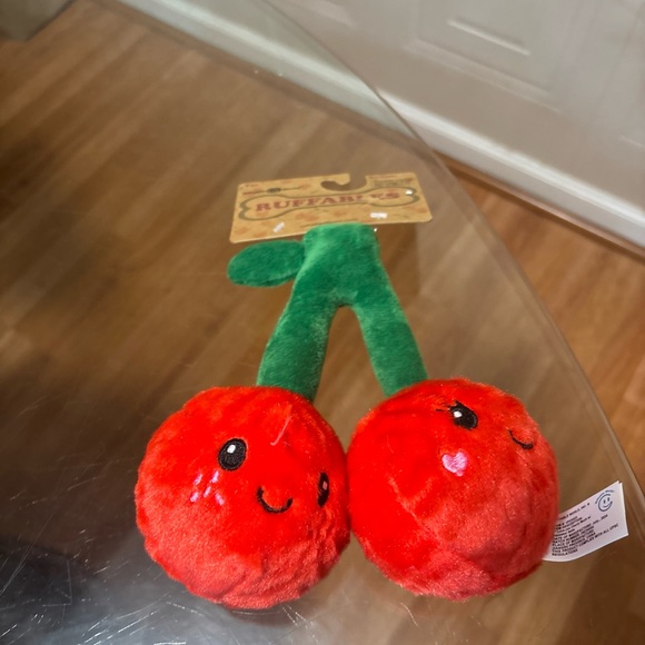 Giftable World 🍒 Cherrys Dog Toy Clinker &  With Squeaker  7" - Picture 6 of 6